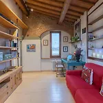 San Zanobi Nest In Central Florence