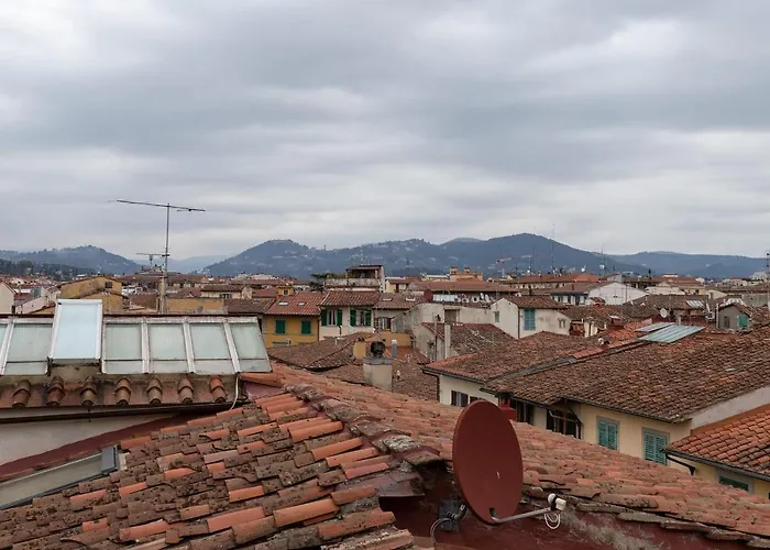 San Zanobi Nest In Central Florence
